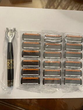Premium Razor and 18 of 6- Blade replacements